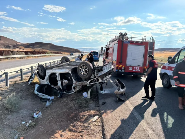 Çorum'da Korkutan Araç Kazası: 2'si Ağır 3 Yaralı
