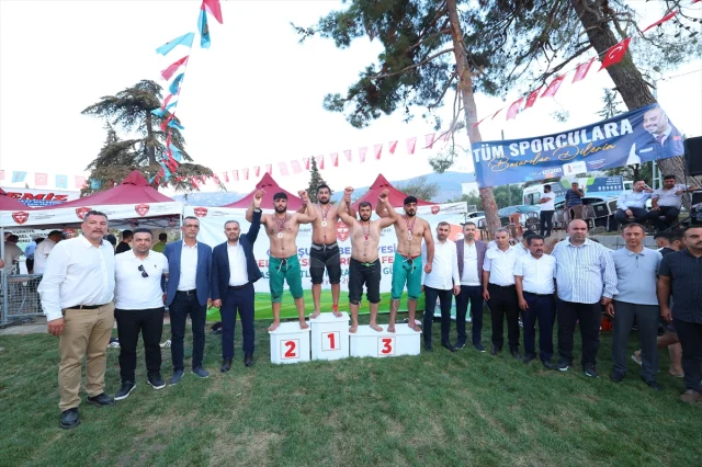 Kahramanmaraş'taki Heyecanlı Güreş Festivali İzleyicileri Büyüledi