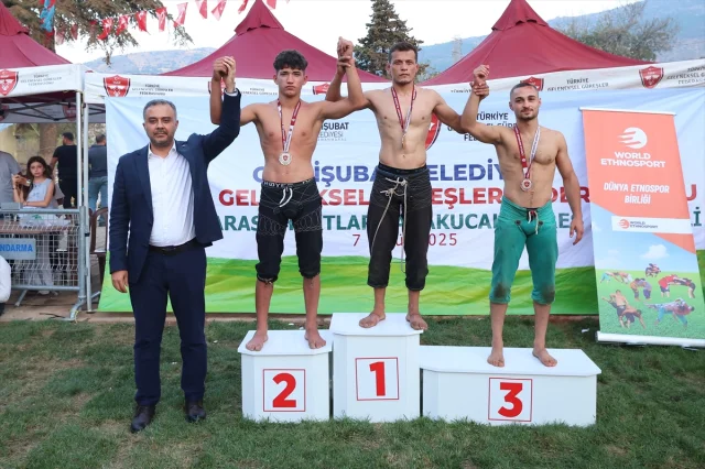 Kahramanmaraş'taki Heyecanlı Güreş Festivali İzleyicileri Büyüledi