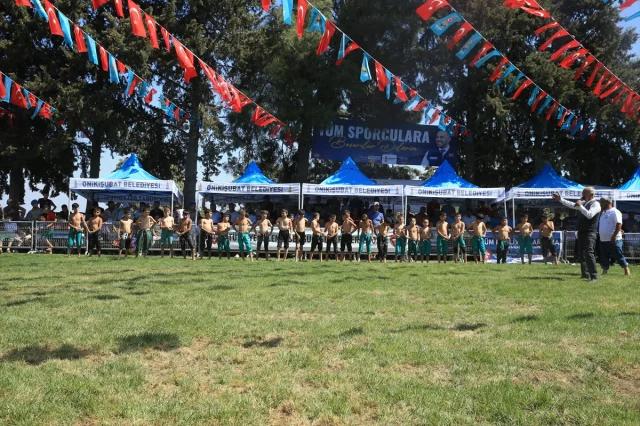 Kahramanmaraş'taki Heyecanlı Güreş Festivali İzleyicileri Büyüledi