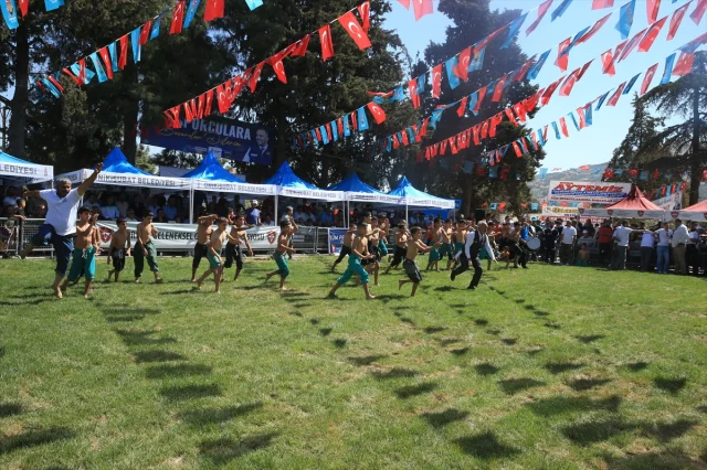 Kahramanmaraş'taki Heyecanlı Güreş Festivali İzleyicileri Büyüledi
