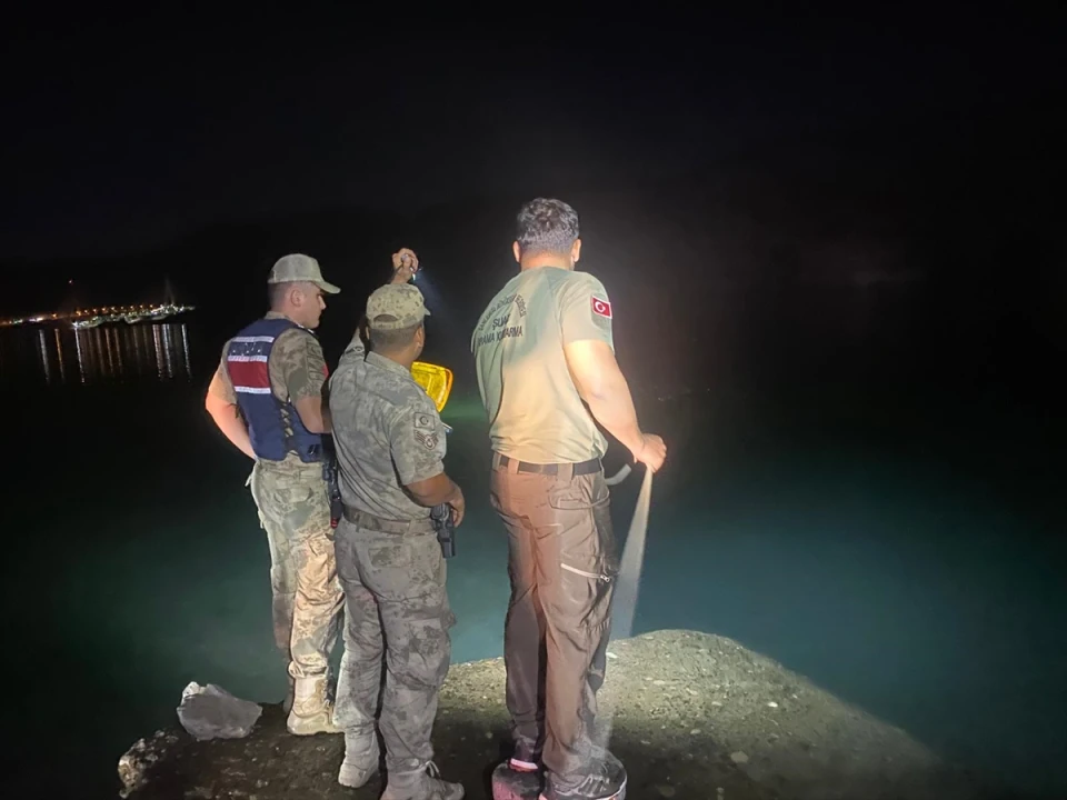 Fırat Nehri'nde Can Pazarı: Genç Çocuk Hayatını Kaybetti