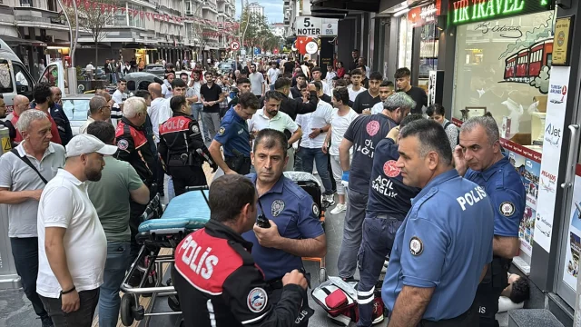 Samsun'da Bıçaklı Kavga Büyüyor: Sokaklar Karıştı