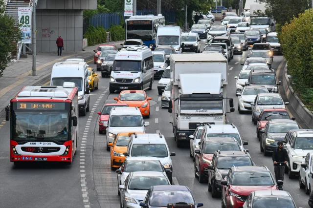Ankara'nın Ulaşımında Eğitim Dönemi Yoğunluğu Kırmızı Alarm Verdi