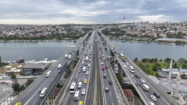 İstanbul'da Yeni Eğitim Yılı İlk Günü Kaos: Trafik Felç Oldu