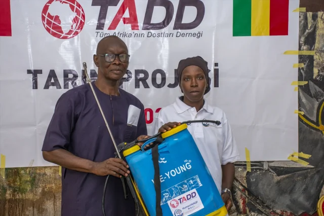 Afrika'da Tarımsal Dönüşüm Adımı: Mali ve Uganda'da Çiftçilere Eğitim