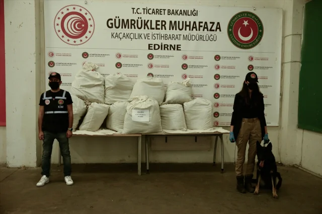 Kapıkule'de Şoke Eden Operasyon: Tankerde Kilolarca Uyuşturu...