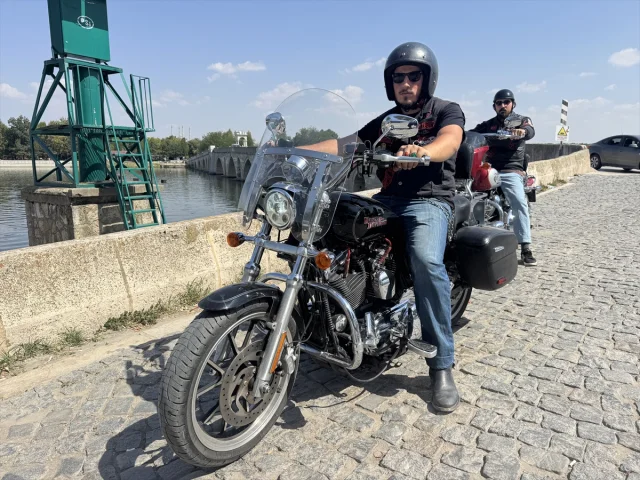 Genç Adam Klasik Motosiklet Tutkusuyla Başarıya Ulaştı