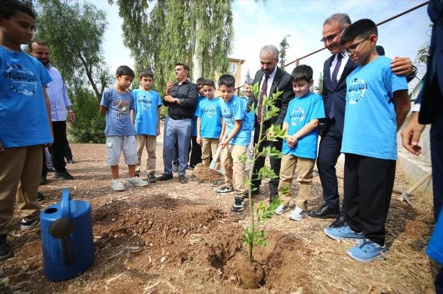 Adana'da Öğrenciler "Yeşil Vatan" İçin Harekete Geçti