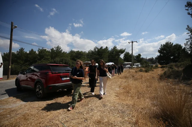 Çanakkale'de Ormanda Korkutan Yangın Son Anda Kontrol Altına Alındı
