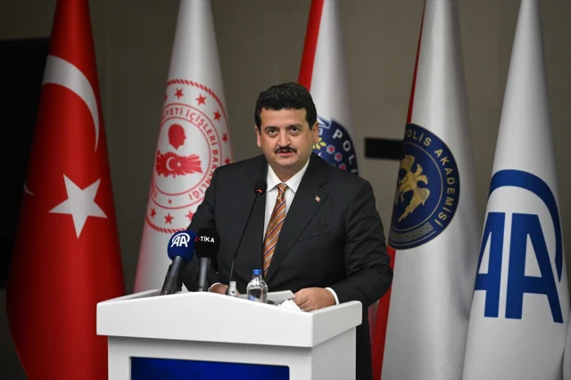 Anadolu Ajansı Gazetecilere Hayatta Kalma Stratejilerini Öğr...