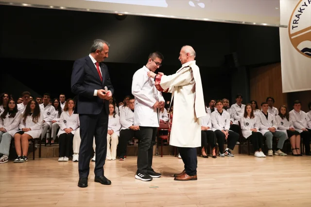 Edirne'de Geleceğin Doktorları Beyaz Önlüklerini Törenle Giydi