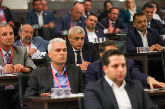 CHP Lideri Özgür Özel'den Partililerine Sürpriz Mesajlar