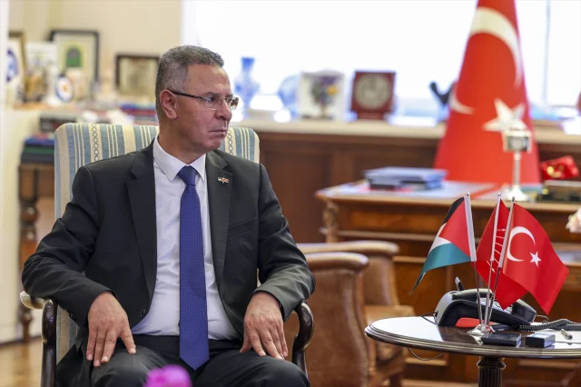 CHP Lideri Özgür Özel'den Filistin'e Önemli Ziyaret: Dostluk ve İşbirliği Mesajları