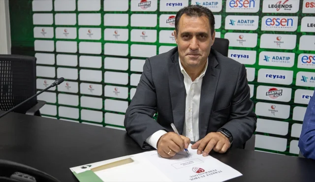 Sakaryaspor'un Yeni Yüzü Serhat Sütlü: Şehir Futbol İle Coşacak