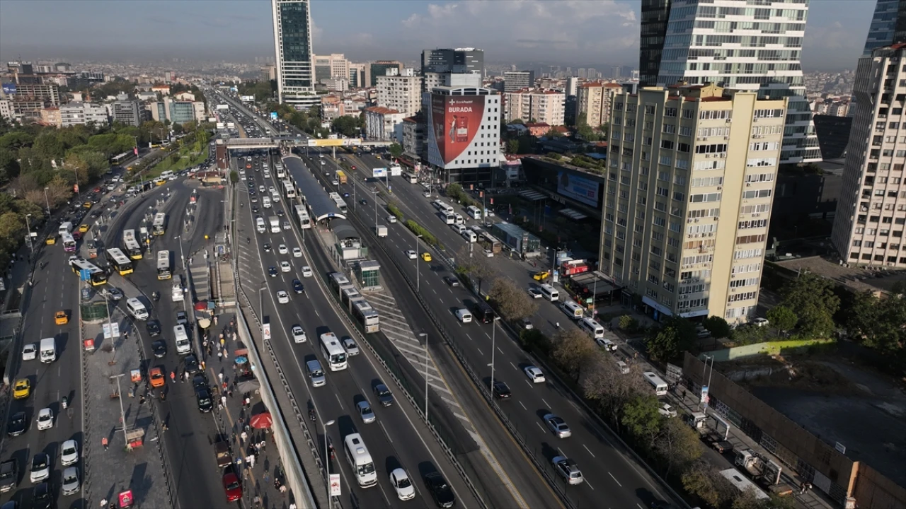 İstanbul Trafiği Kabusu: Sabah Yoğunluğu Zirve Yaptı