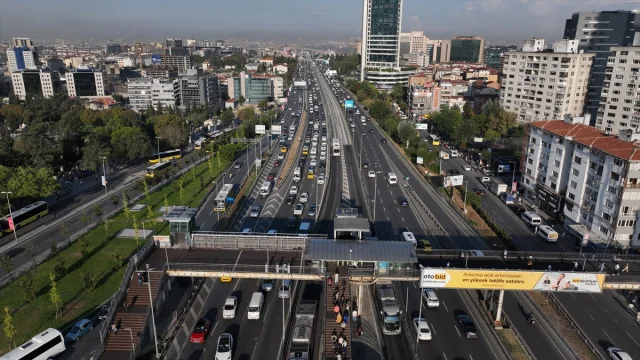 İstanbul Trafiği Kabusu: Sabah Yoğunluğu Zirve Yaptı