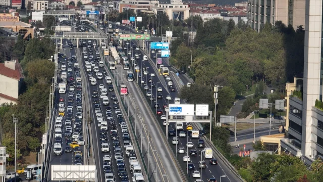 İstanbul Trafiği Kabusu: Sabah Yoğunluğu Zirve Yaptı