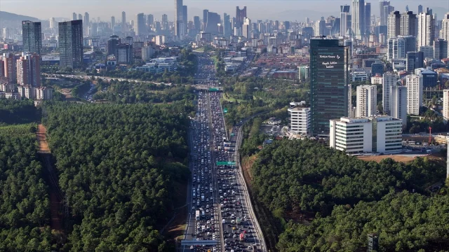 İstanbul Trafiği Kabusu: Sabah Yoğunluğu Zirve Yaptı