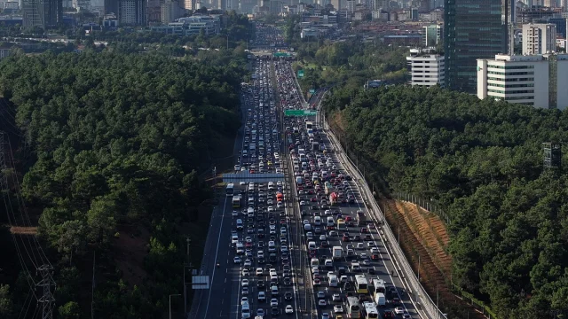 İstanbul Trafiği Kabusu: Sabah Yoğunluğu Zirve Yaptı