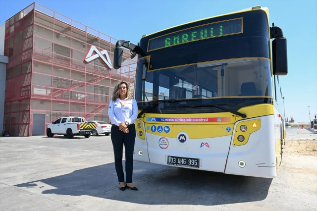 Mersin'in Kadın Şoförü Hatice Taş Direksiyon Başında Fark Yaratıyor