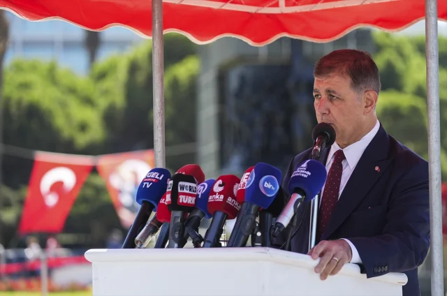 İzmir'in 103. Kurtuluş Yılı Coşkusu Sokağa Taştı