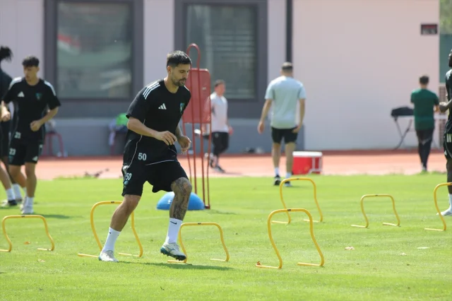 Kocaelispor ve Gaziantep FK Arasındaki Heyecan Dorukta