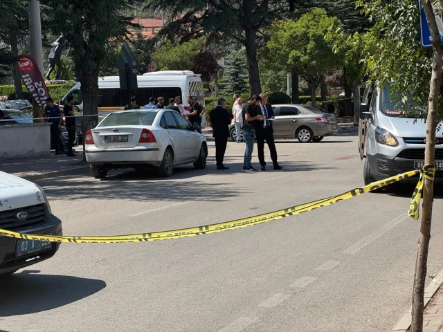 Afyonkarahisar'da Aile Faciası: Bir Adam Eşi ve Aile Üyelerine Silahla Saldırdı