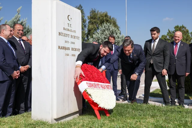 CHP Liderleri Anıldı: Ecevit ve Baykal'ın Miraslarıyla Geleceğe Yürüyoruz