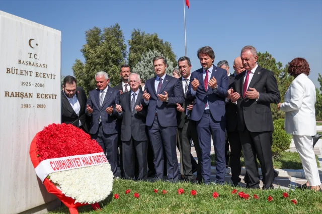 CHP Liderleri Anıldı: Ecevit ve Baykal'ın Miraslarıyla Geleceğe Yürüyoruz