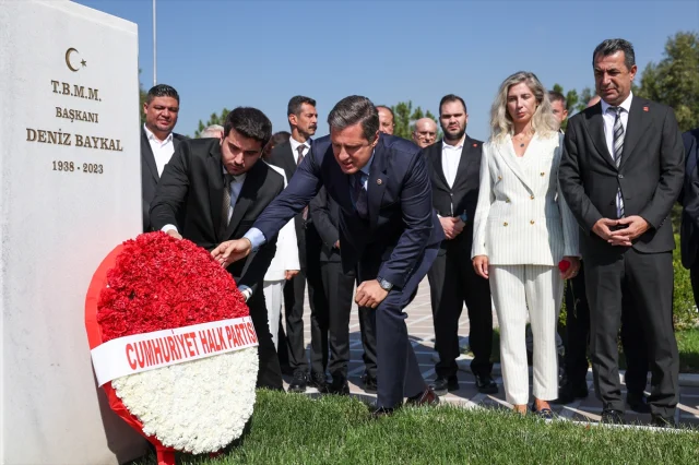 CHP Liderleri Anıldı: Ecevit ve Baykal'ın Miraslarıyla Geleceğe Yürüyoruz