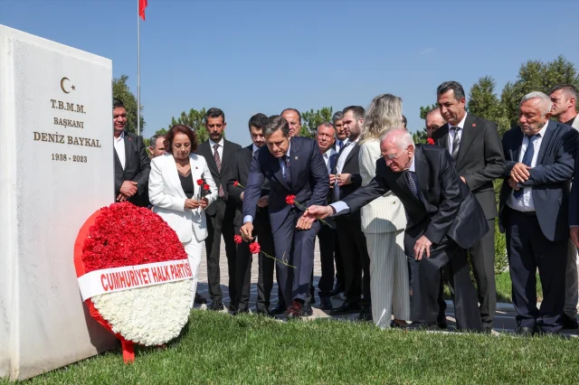 CHP Liderleri Anıldı: Ecevit ve Baykal'ın Miraslarıyla Geleceğe Yürüyoruz