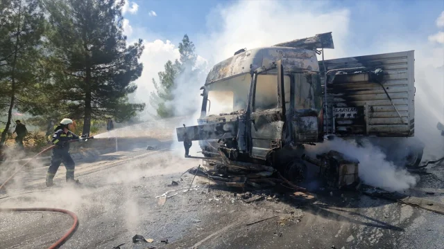 Adana'da Tır Yangını Korku Dolu Anlar Yaşattı