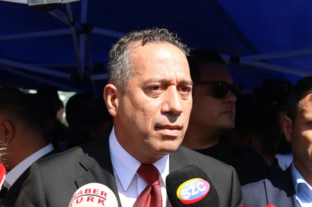 İstanbul CHP'de Kriz Büyüyor: Geçici Kurul Başa Geçti