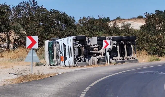 Balıkesir'de Kimyasal Yüklü Tankerin Devrilmesi Herkesi Endi...