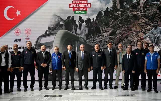 Türkiye'den Afganistan'a İyilik Jesti: Tren Dolusu Yardım Yola Çıktı