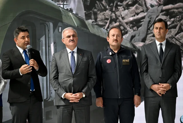 Türkiye'den Afganistan'a İyilik Jesti: Tren Dolusu Yardım Yola Çıktı