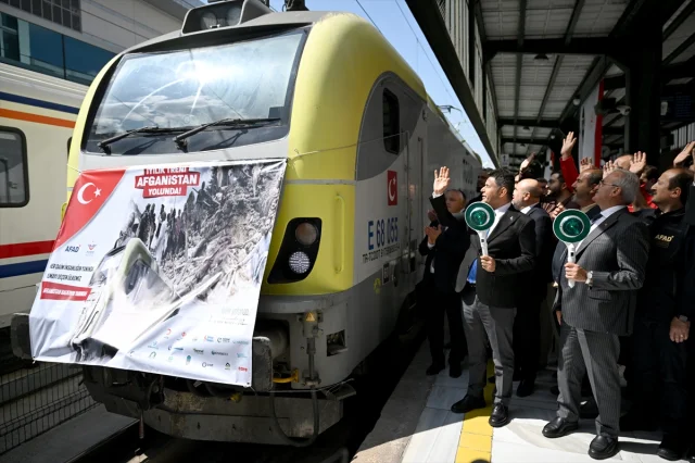 Türkiye'den Afganistan'a İyilik Jesti: Tren Dolusu Yardım Yola Çıktı