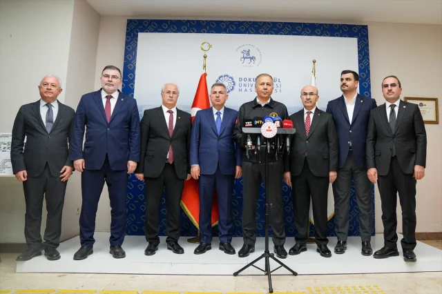 İzmir'deki Saldırının Ardından Bakan Yerlikaya'dan Duygusal Ziyaret