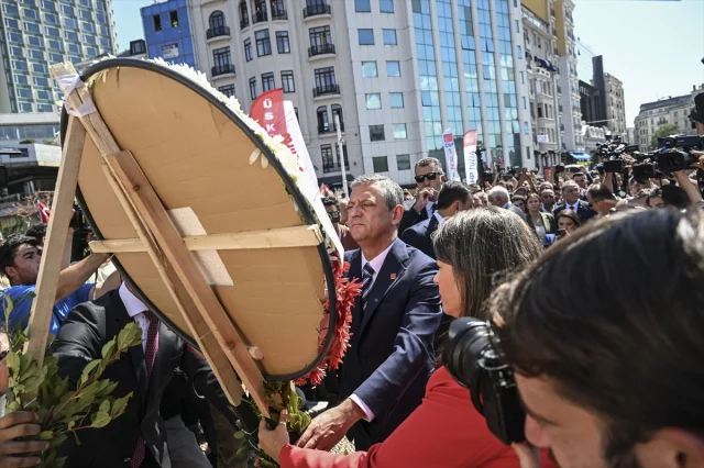Özgür Özel'den Taksim'de Dikkat Çeken Açıklama