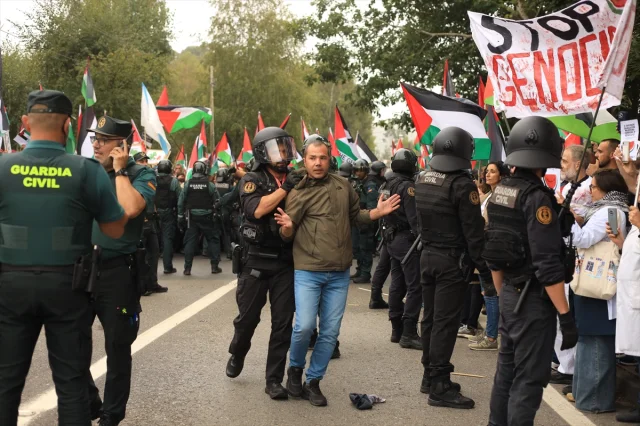La Vuelta'da İsrail Karşıtı Protestolar Giderek Büyüyor