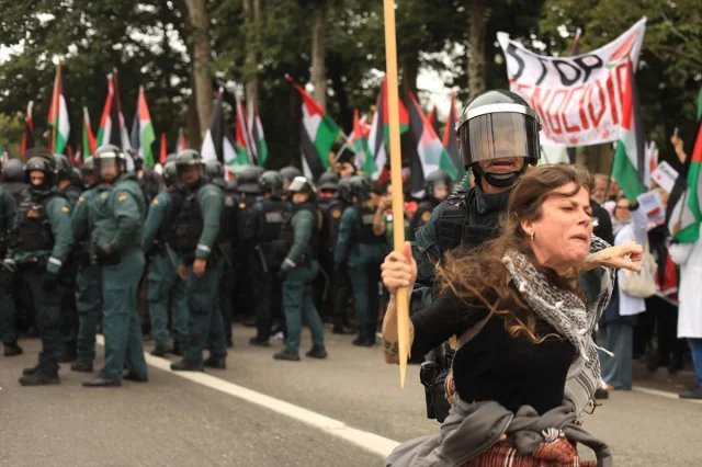 La Vuelta'da İsrail Karşıtı Protestolar Giderek Büyüyor