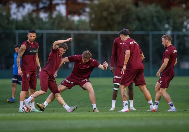 Trabzonspor ve Fenerbahçe Derbiye Hazırlanıyor Ortalık Isınıyor