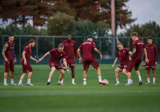 Trabzonspor ve Fenerbahçe Derbiye Hazırlanıyor Ortalık Isınıyor