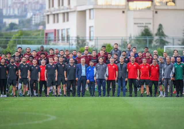 Trabzonspor ve Fenerbahçe Derbiye Hazırlanıyor Ortalık Isınıyor