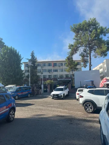 Şanlıurfa'da Hükümet Konağı'nda Gizemli Yangın Paniğe Sebep Oldu