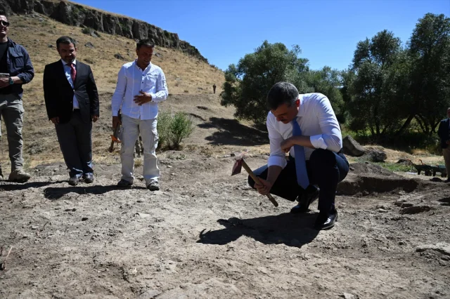 Erzurum'un Gizemli Höyüğünde Şaşırtıcı Keşifler: 5 Bin Yıl Öncesine Yolculuk