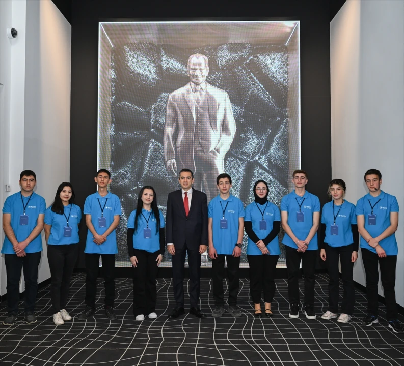 MESS'in Burs Programı Sektöre Hareket Getiriyor