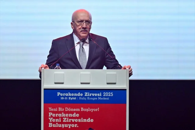 Perakende Zirvesi'nde Şaşırtan Açıklamalar Sektör Geleceğini...