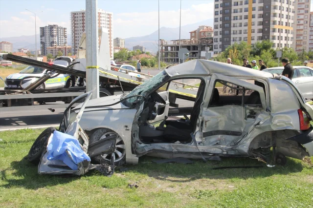 Kayseri'de Korkunç Kaza Çok Sayıda Kayba Yol Açtı